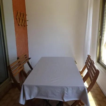 Studio Hyeres, 1 Piece, 3 Personnes - Fr-1-335-155 アパート *